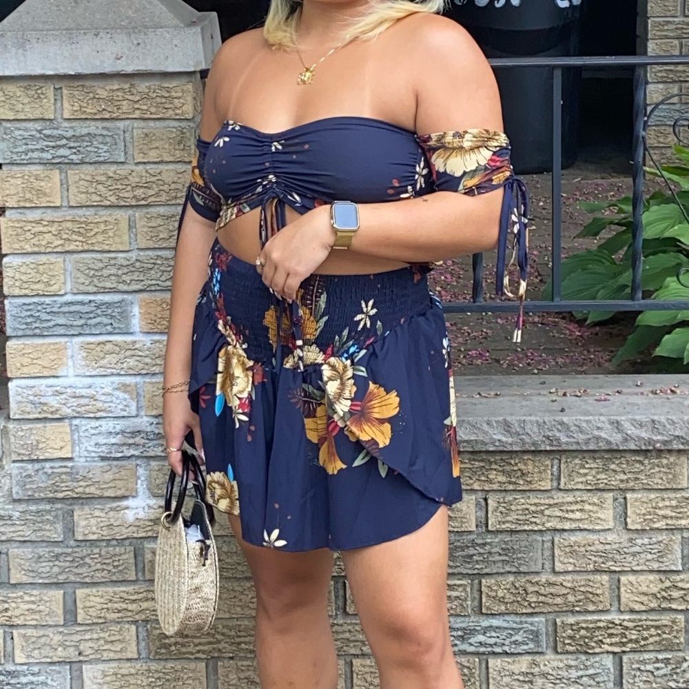 2 PIECE FLORAL SHORT SET